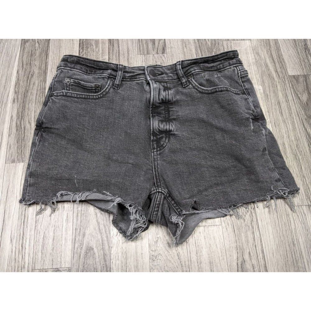 Free Assembly Womens Size‎ 6 Fringe Hem Distressed Grey Denim Shorts